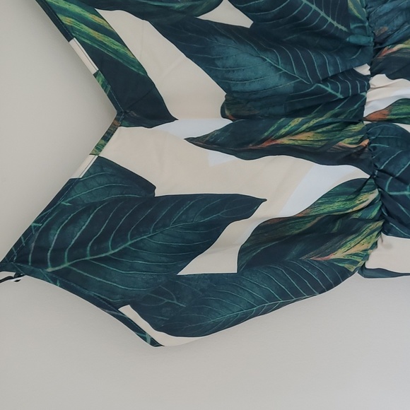 Palm print romper - Picture 2 of 5